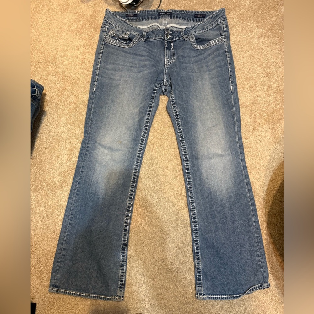 Classic Blue Vigoss Size 20 Length 33 Jeans Small rust stain/ some unraveling